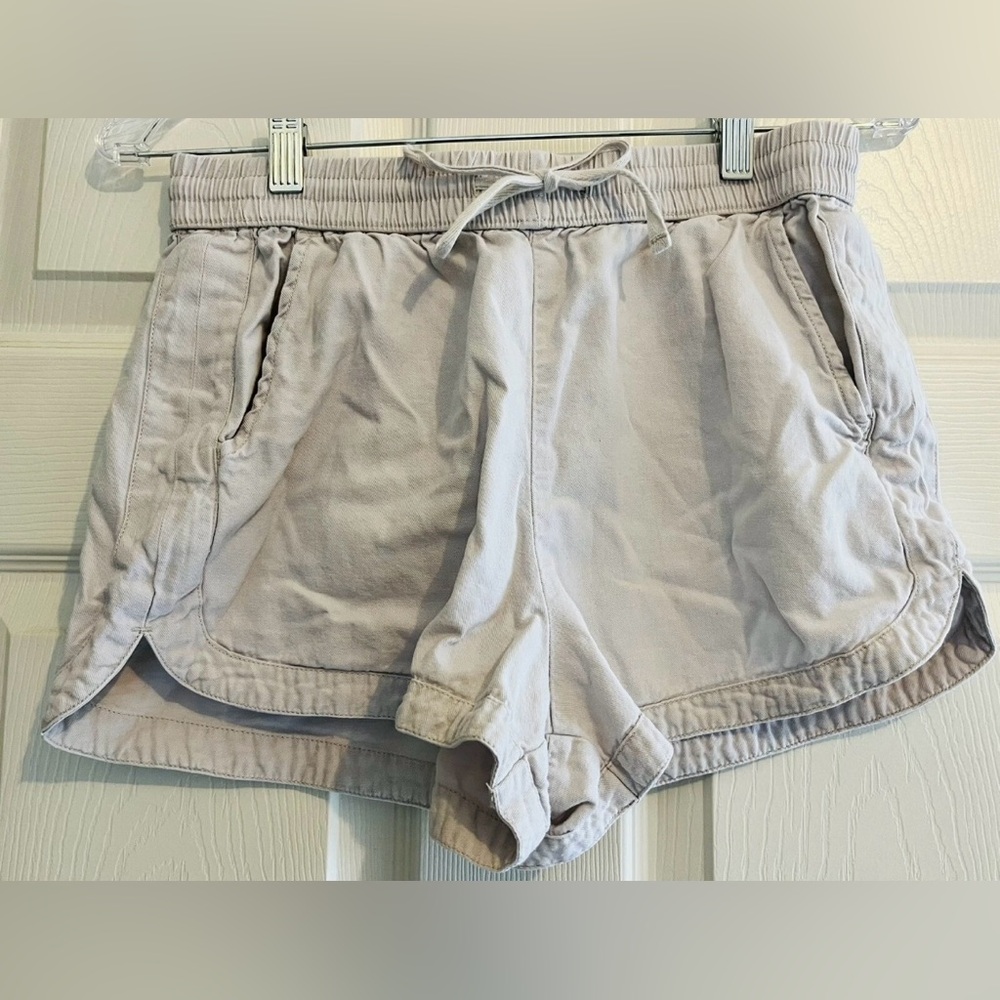 HOLLISTER Women’s Ultra High-Rise Elastic - Beige Tan - Shorts - Small